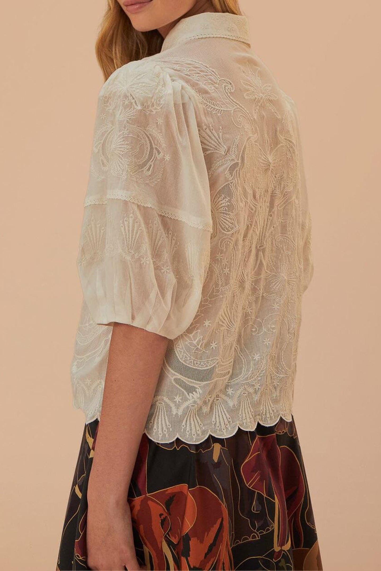 EMBROIDERED WHITE SHORT SLEEVE BLOUSE 2