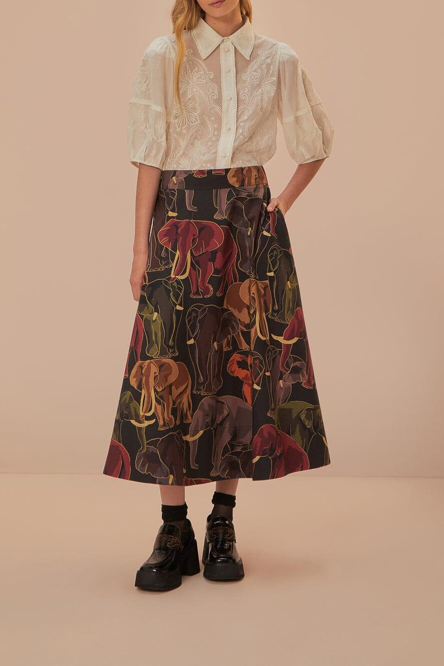 EMBROIDERED WHITE SHORT SLEEVE BLOUSE 1