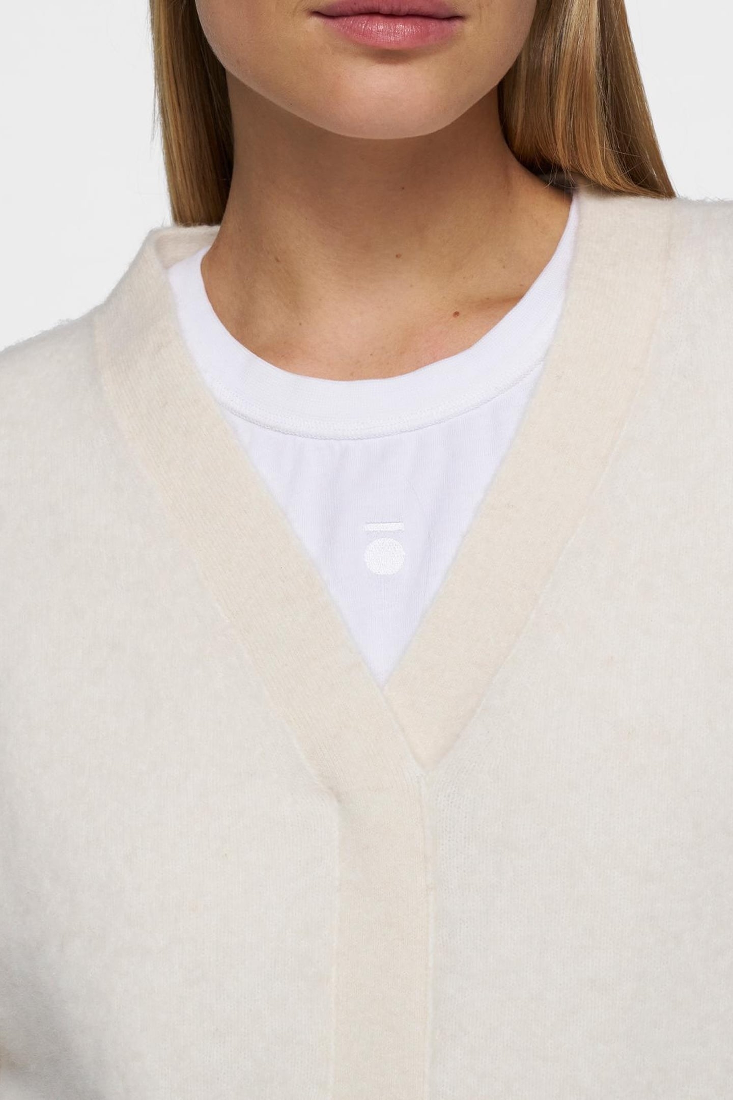 V-NECK KNIT SWEATER 1002 8