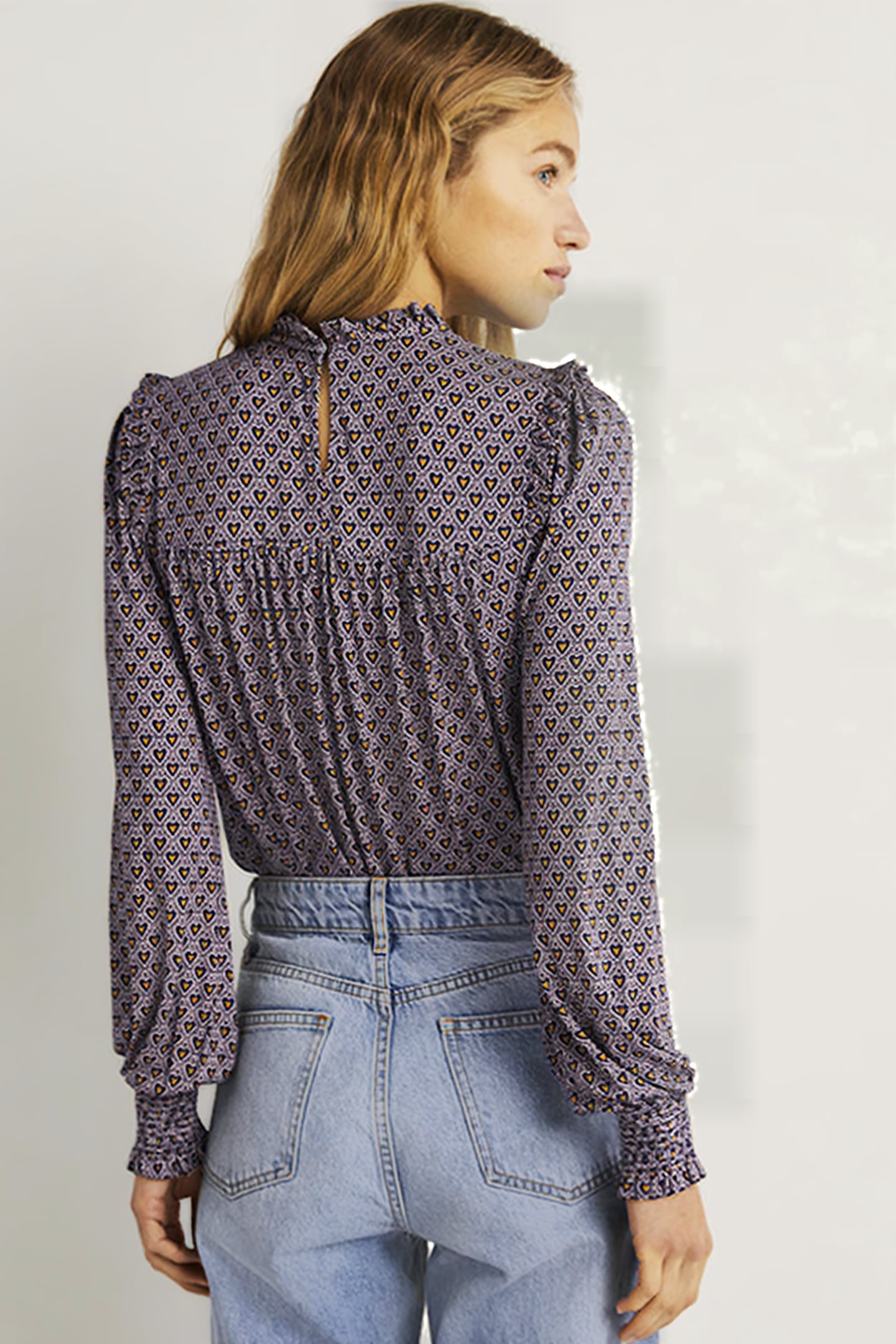 SMOCKED YOKE PRINTED TOP NVY 2