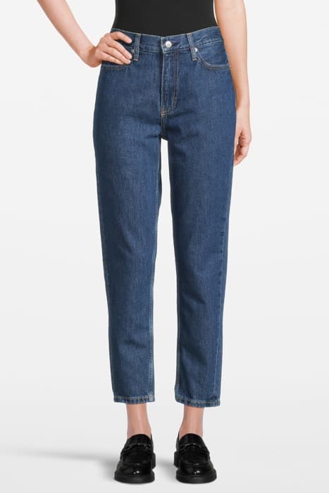 EO/ MOM JEAN BLUE MID BLUE by Calvin Klein