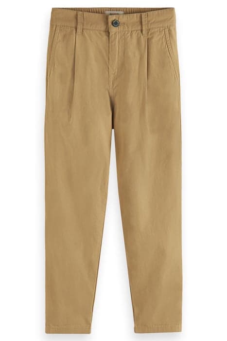 LOOSE TAPERED FIT- PEACHED CHINO SAND by Scotch & Soda