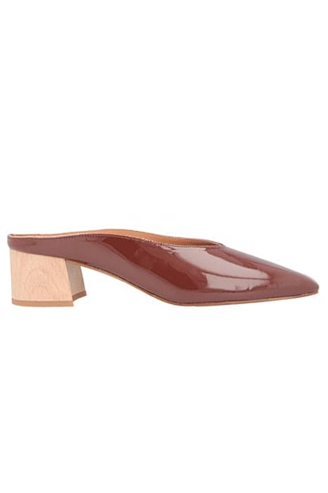 KAREN BROWN PATENT LEATHER by BY FAR