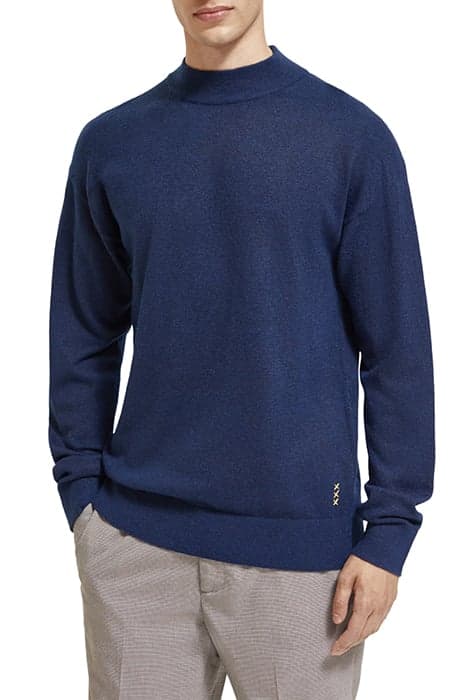 DROPPED SHOULDER BASIC MOCK IN RECYCLED POLYESTER BLEND NIGH by Scotch & Soda