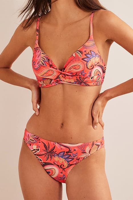 CAPRI CUP-SIZE BIKINI TOP CORAL, PARADISE PAISLEY by Boden