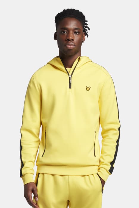 SLEEVE TAPE OTH HOODIE MAIZE by Lyle & Scott