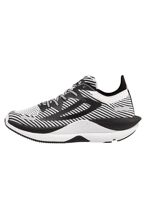 SHOCKET RUN WMN BLACK-WHITE by FILA