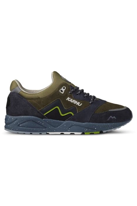 ARIA 95 INDIA INK/DARK OLIVE by Karhu