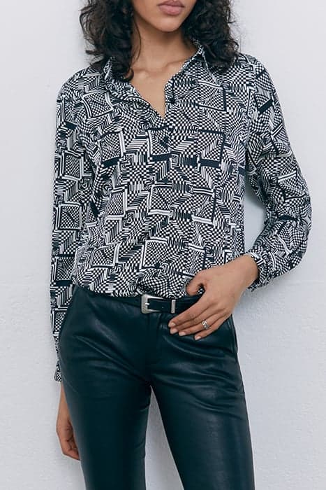 BLACK OPTIC CHECKERBOARD PRINT SHIRT by IKKS