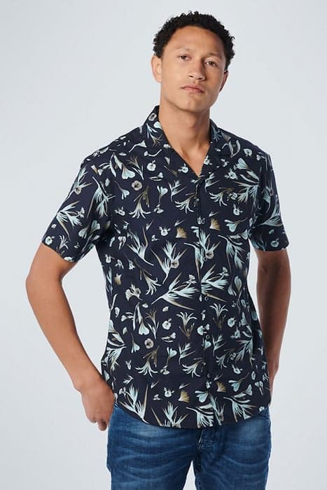 SHIRT SHORT SLEEVE RESORT COLLAR ALLOVER PRINTED NIGHT by No Excess