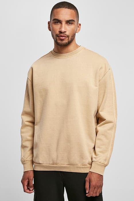 HEAVY TERRY GARMENT DYE CREW UNIONBEIGE by Urban Classics