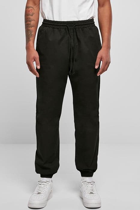 BASIC JOGG PANTS BLACK by Urban Classics