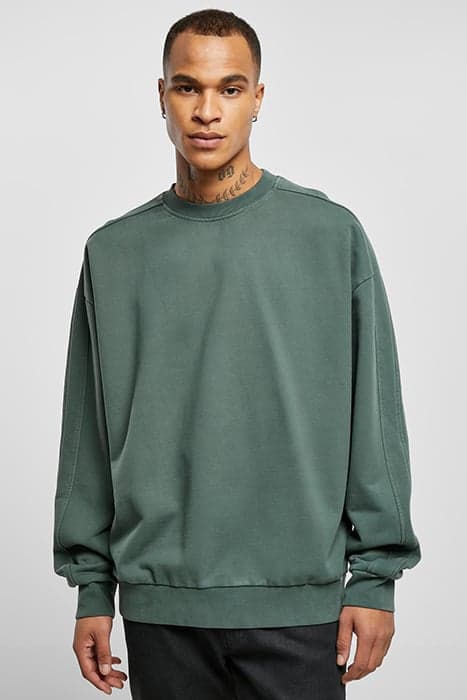 HEAVY TERRY GARMENT DYE CREW BOTTLEGREEN by Urban Classics