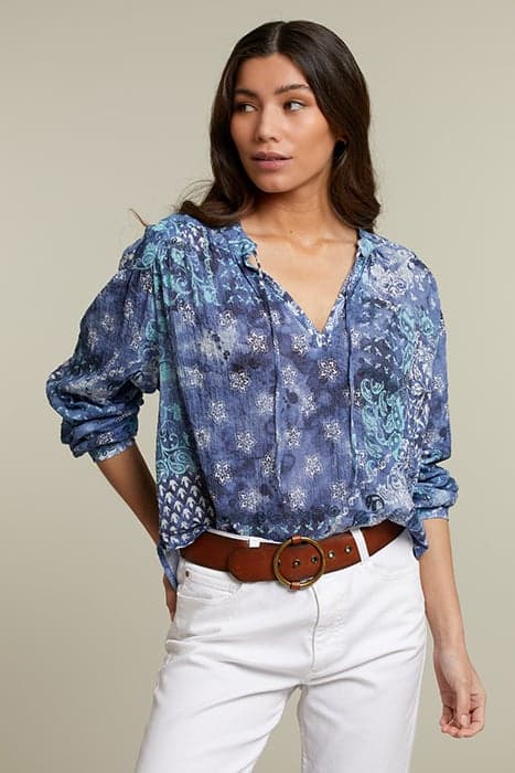 BLUE LOOSE STRINGS SHIRT by River Woods