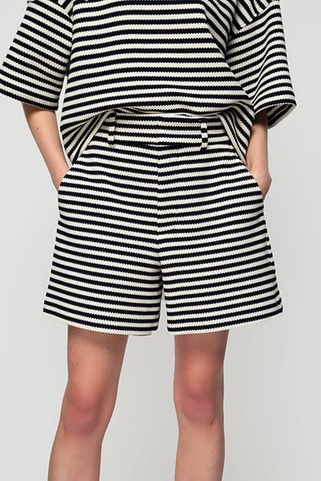 TAILORED STRIPE SHORT UNIVERSITY BLUE/ECRU by Vanilia