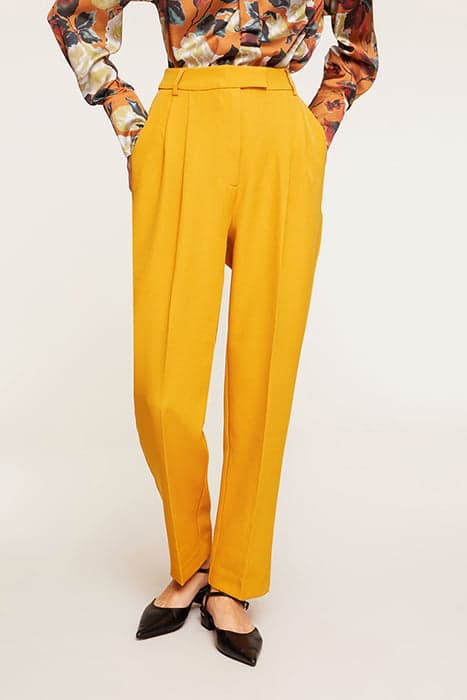 TROUSERS WITH DARTS YELLOW by Motivi