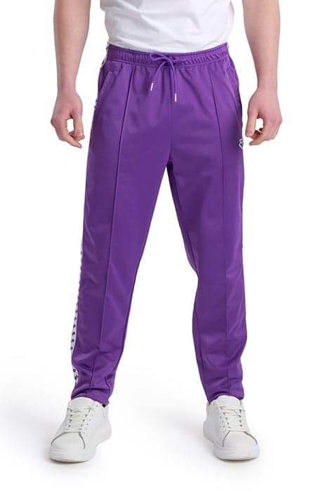 M RELAX IV TEAM PANT TEAM PURPLE-WHITE-TEAM PUR by Arena