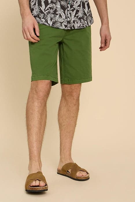 SUTTON ORGANIC CHINO SHORT BRIGHT GREEN by White Stuff