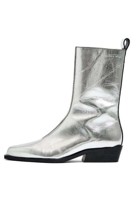 SILVER LEATHER COWBOY BOOT by Bimba y Lola