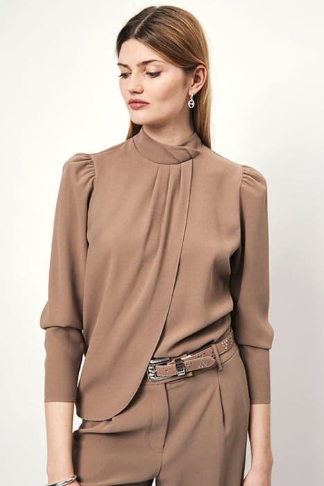 ODE DETAIL TOP PURE TAUPE by Dante6