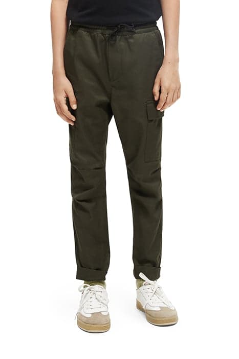 BOYS LOOSE TAPERED FIT - ORGANIC COTTON CARGO PANTS FOREST by Scotch & Soda