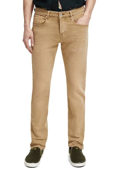 RALSTON REGULAR SLIM JEANS – GARMENT DYE COLOURS TAUPE by Scotch & Soda