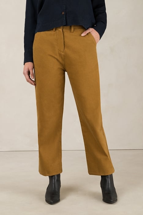 DARIA CROPPED PEANUT 1